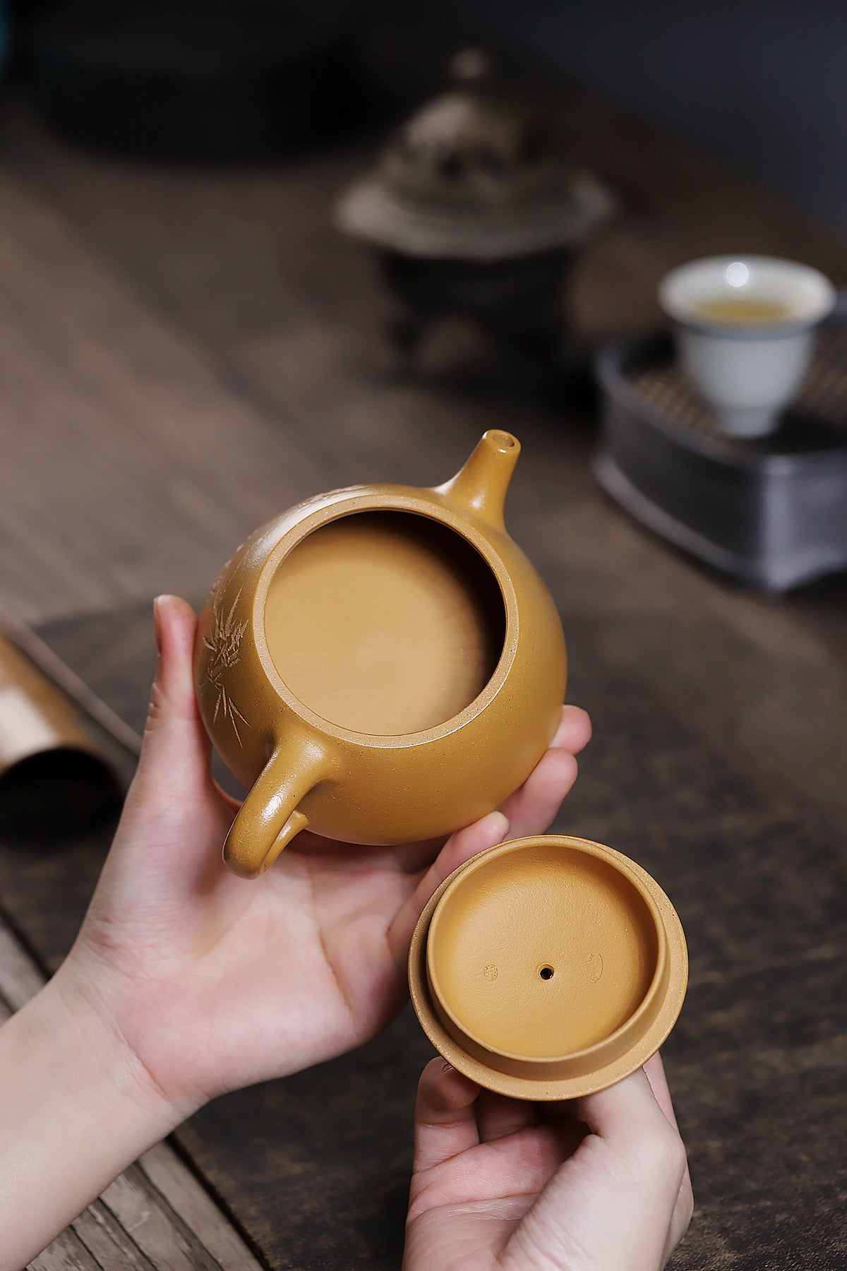Flat-covered stone scoop gold section mud purple clay pot