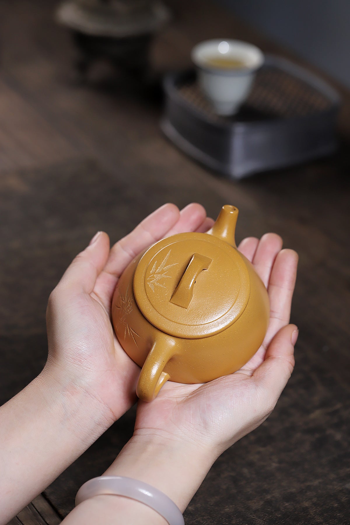 Flat-covered stone scoop gold section mud purple clay pot