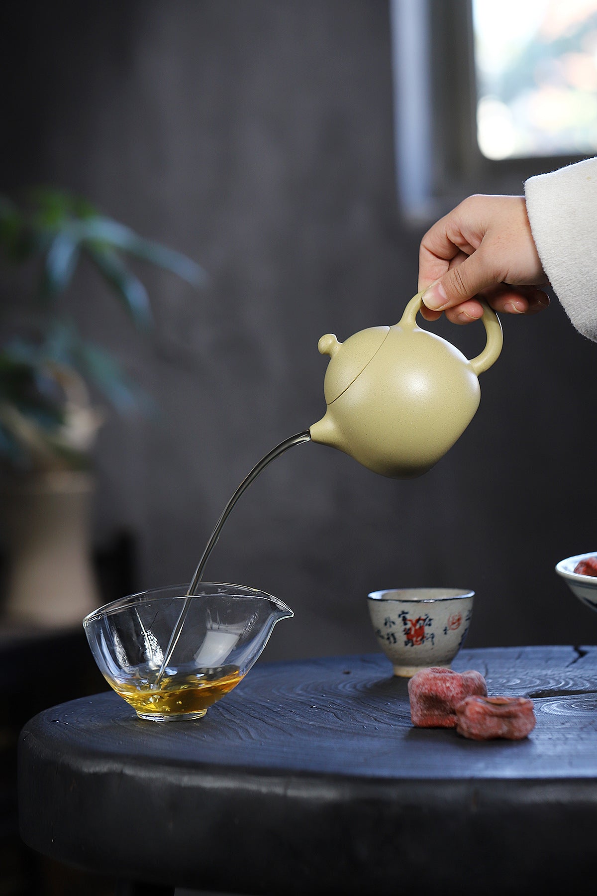 Dragon Egg Zisha Teapot in Benshan Green Clay, 250 ml