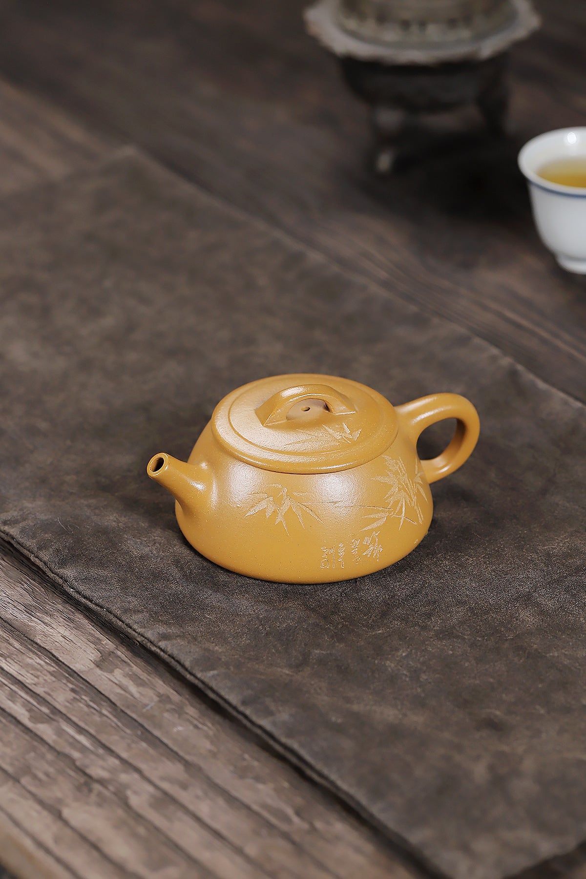 Flat-covered stone scoop gold section mud purple clay pot