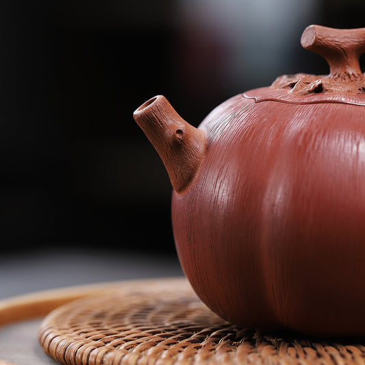 Shi Zi Hua Qi Yixing Teapot – Original Qing Shui Ni Clay, 180ml