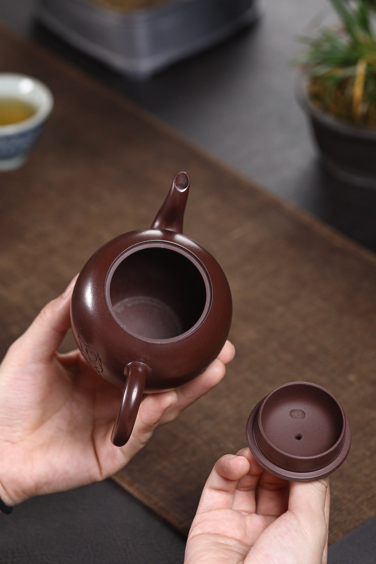 Meirenjian Teapot in Aged Purple Clay, 250 ml