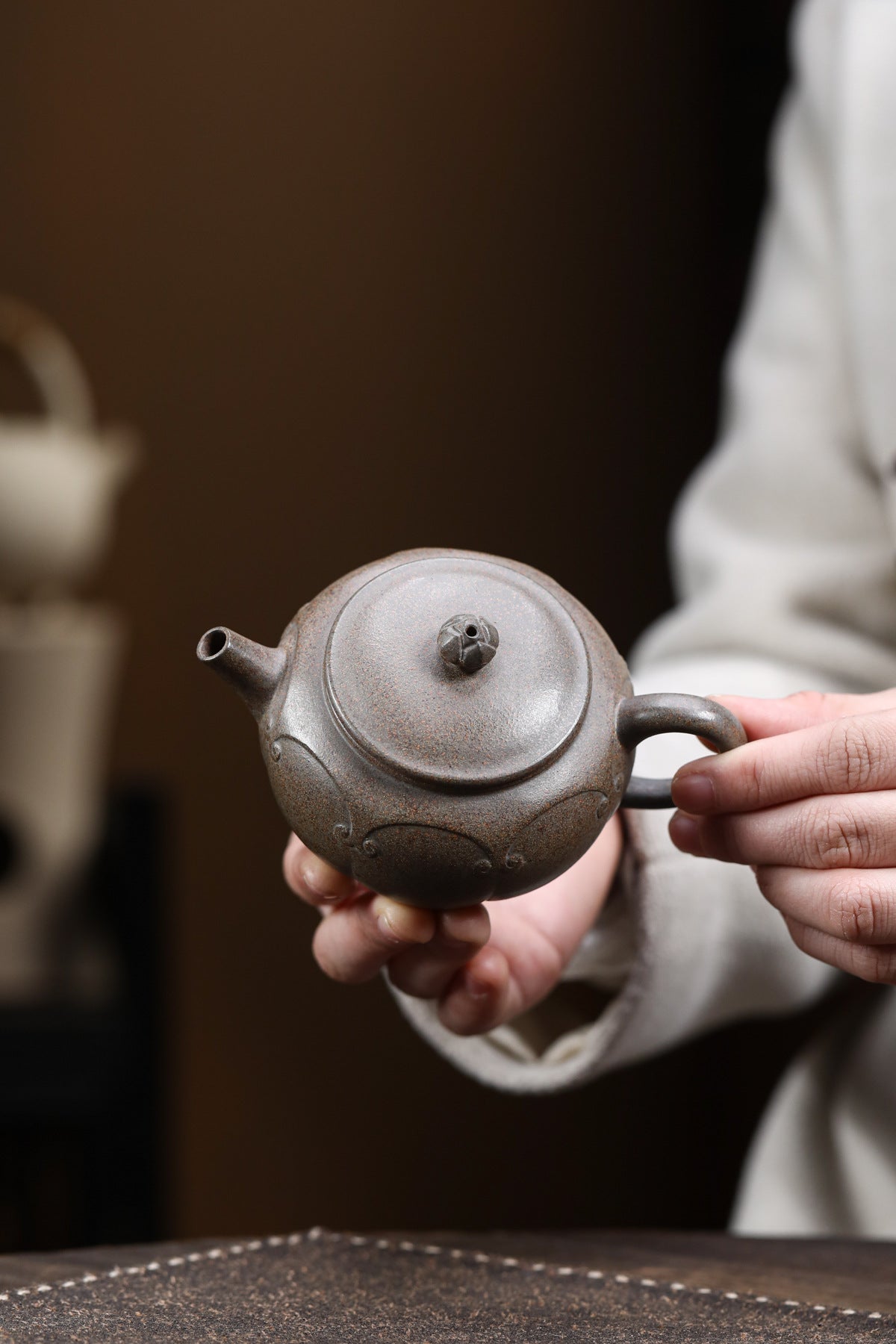 Dezhong Purple Clay Teapot 200 ml with Built-In Ball-Hole Filter