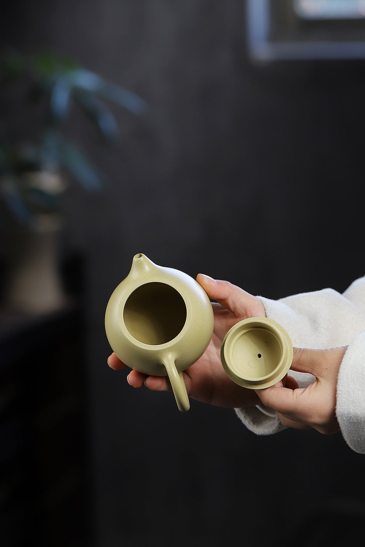 Dragon Egg Zisha Teapot in Benshan Green Clay, 250 ml