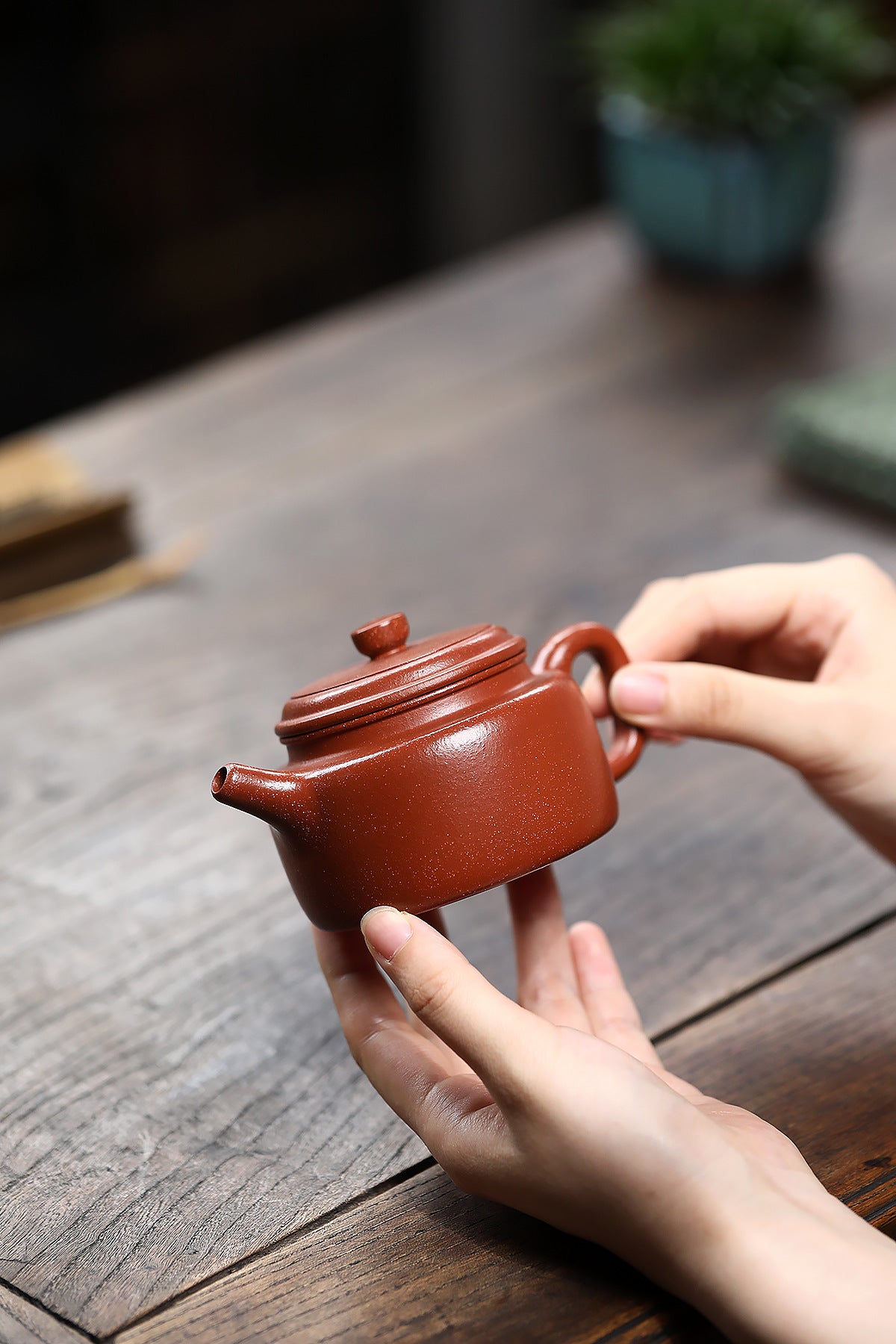 Dezhong downhill mud purple clay pot