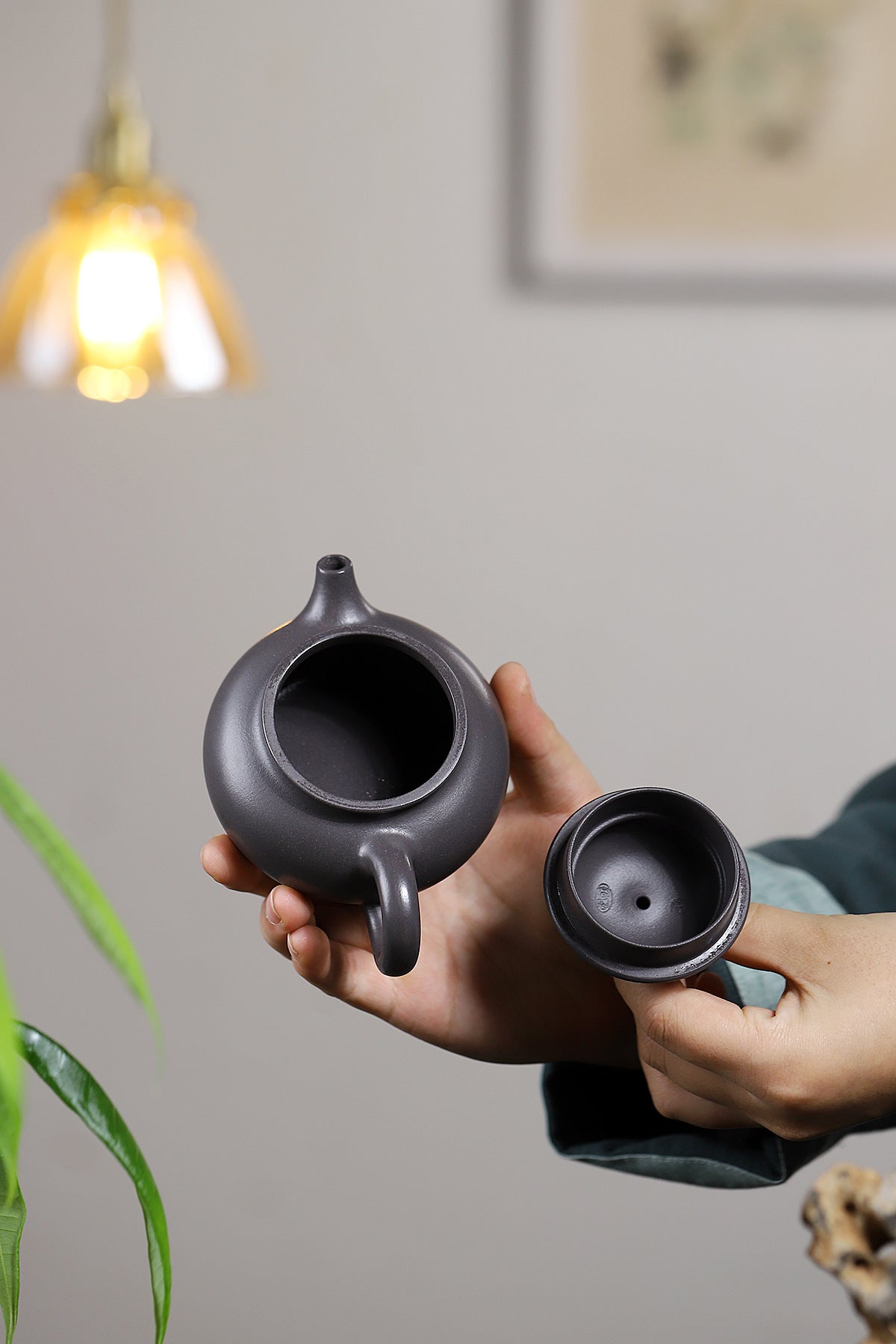 Rongtian Dezhong Teapot in Tianqing Zisha Clay, 180 ml