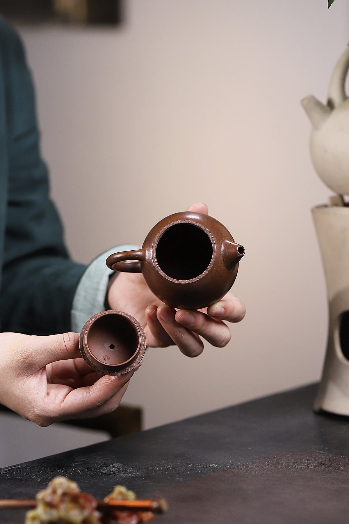 Longdan Duoqiu Zisha Teapot, Jiangpo Clay, 170 ml