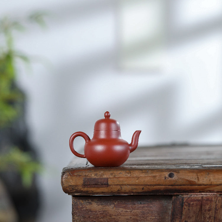 Siting Teapot in Yixing Zisha Clay, 100 ml