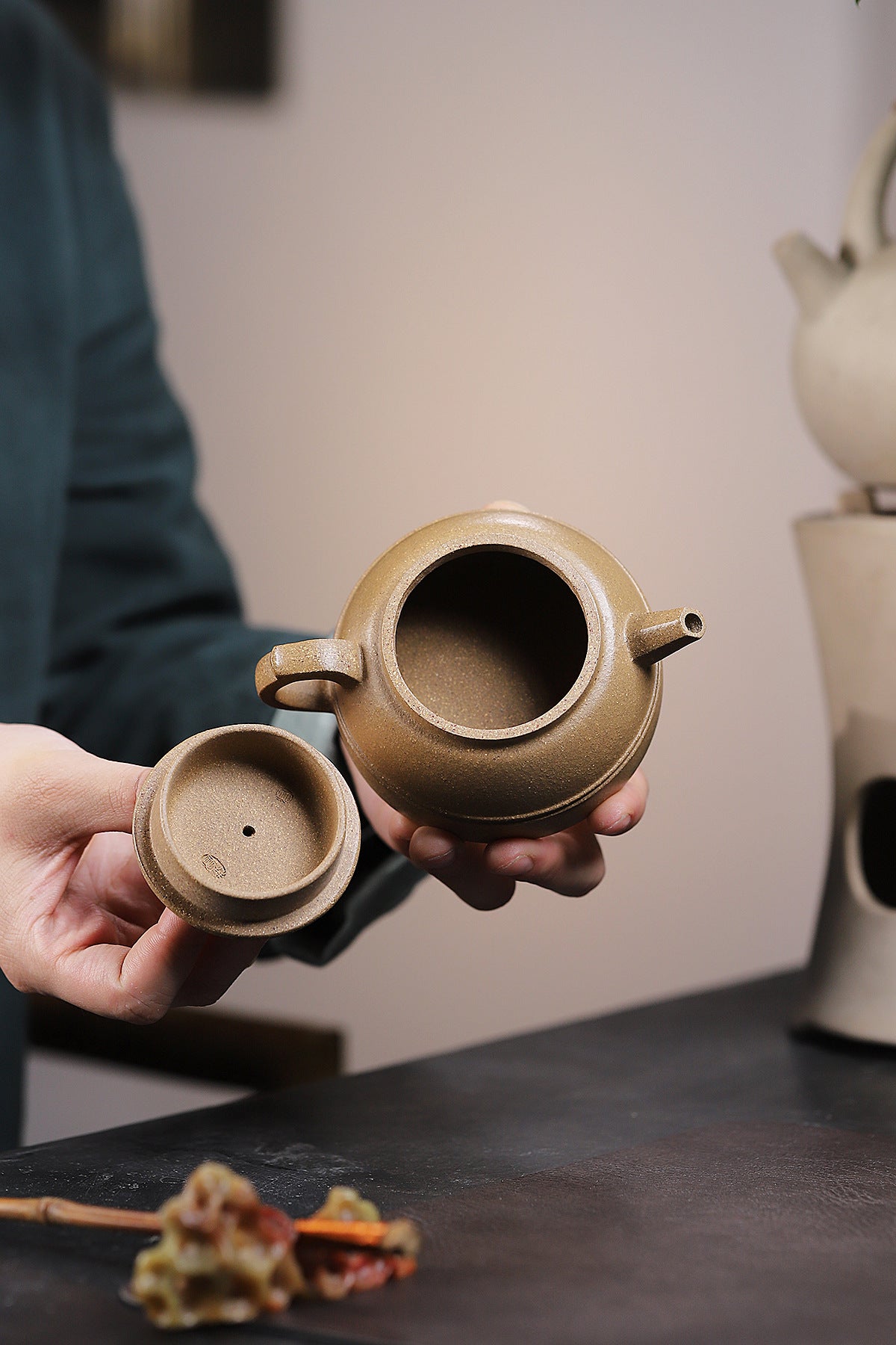 Shuangxian Yunhua Zisha Teapot, Old Duanni Clay, 180 ml