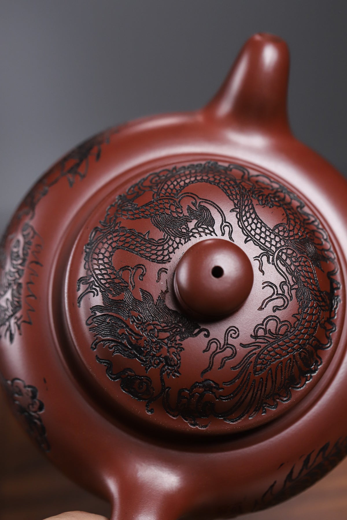 Long Teng Si Hai Yixing Teapot – Large-Capacity Zisha Teapot (500ml)