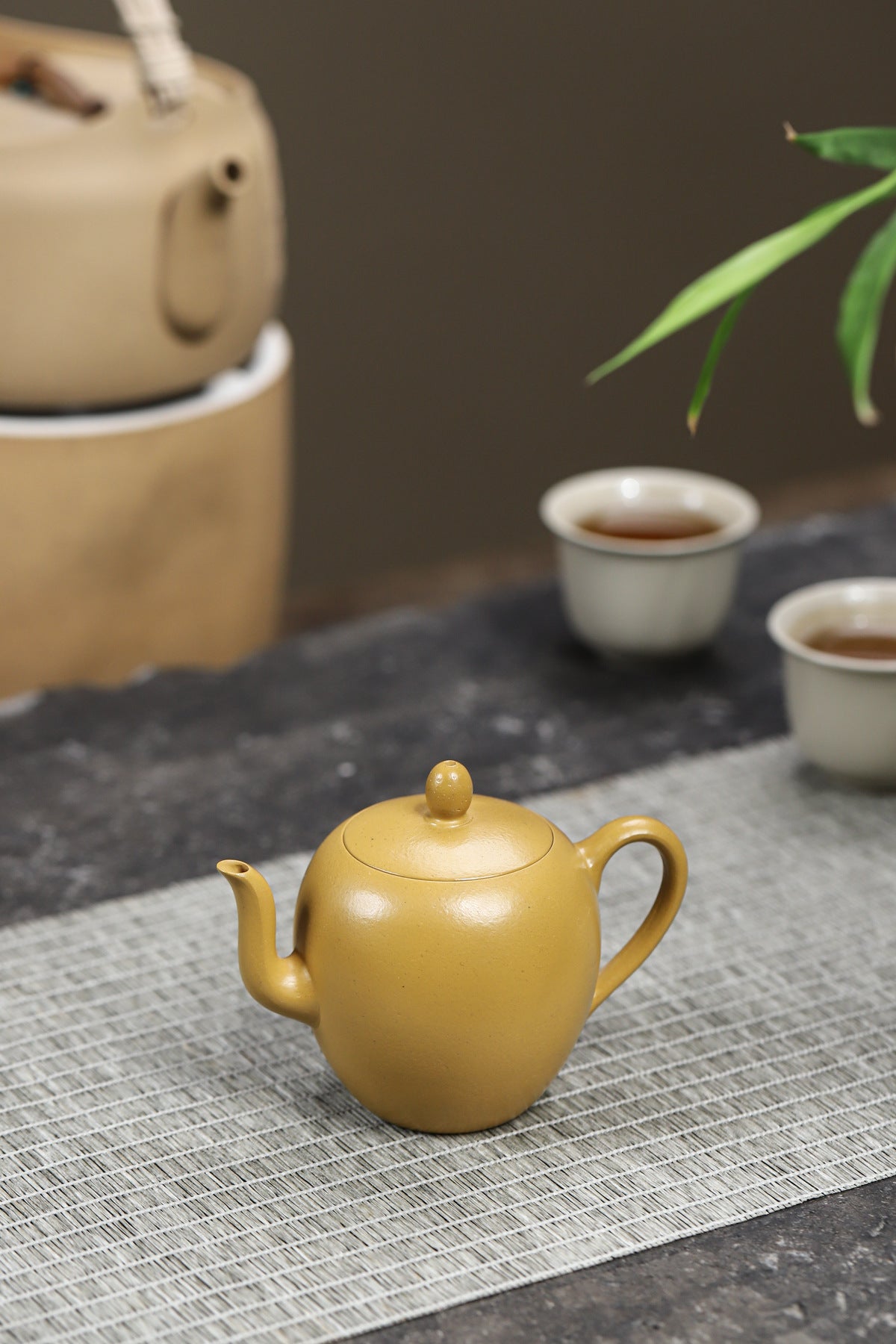 Meiren Jian Zisha Teapot in Golden Zhuni Clay, 130 ml