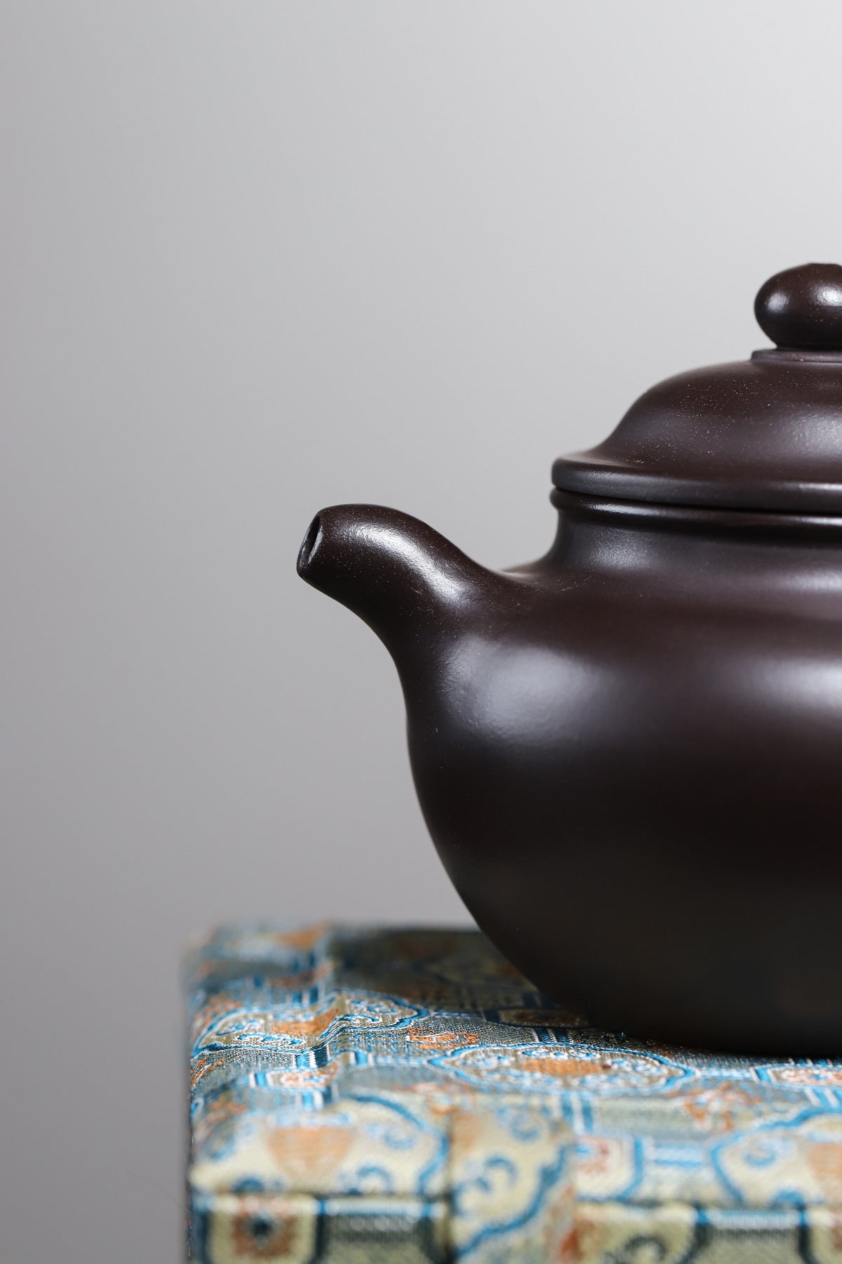 Lianzi Purple Clay Teapot 280 ml