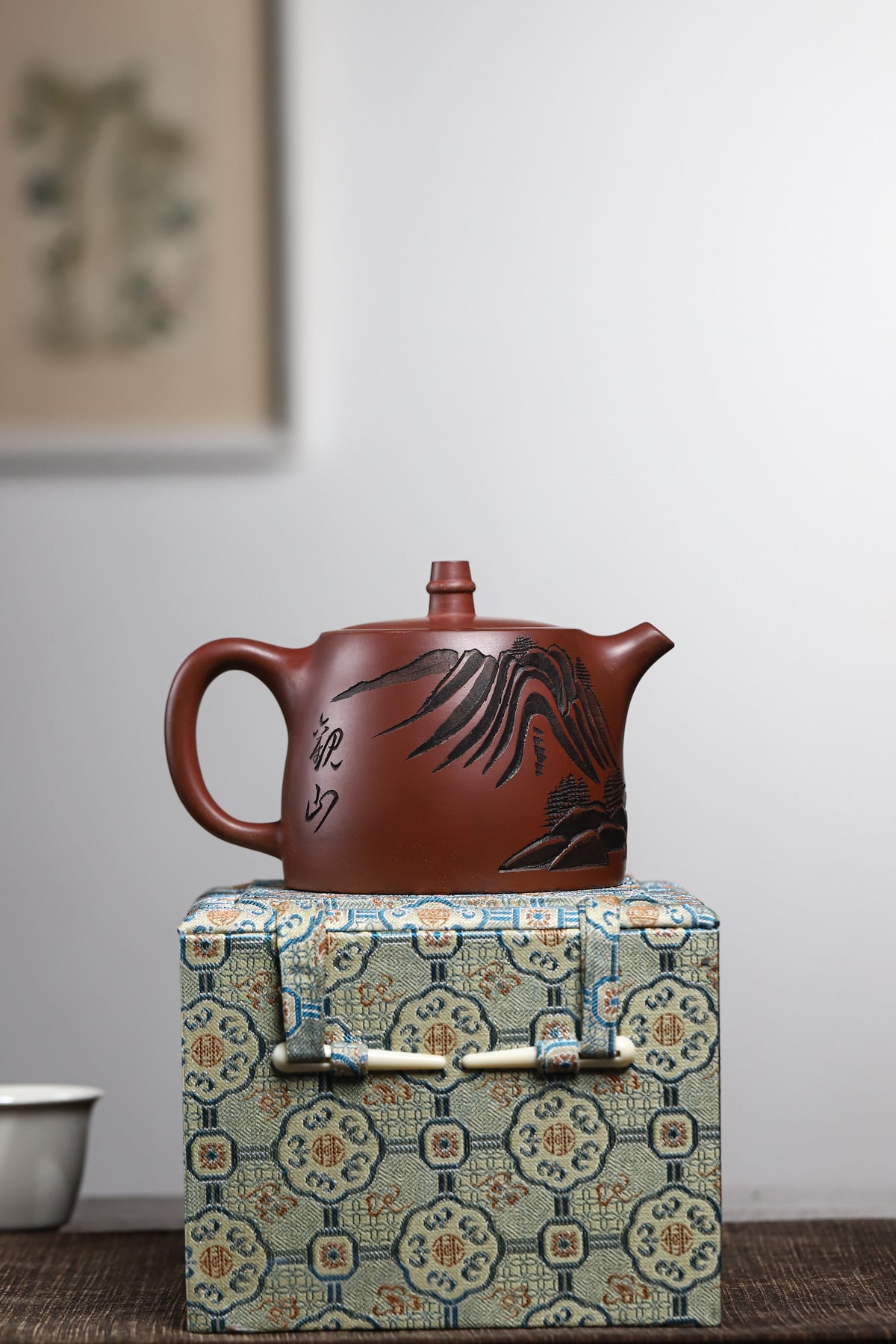 Dezhong Teapot in Longxuesha Clay, 430 ml
