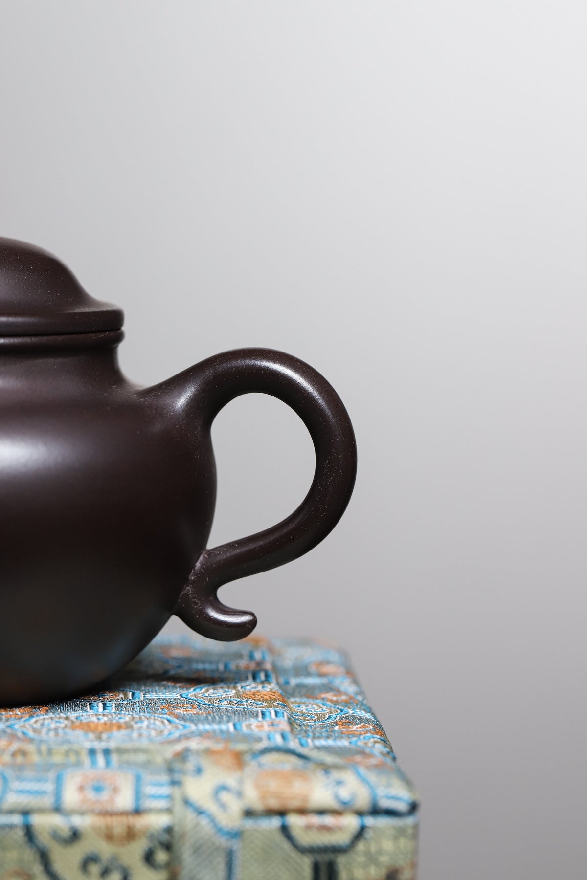 Lianzi Purple Clay Teapot 280 ml