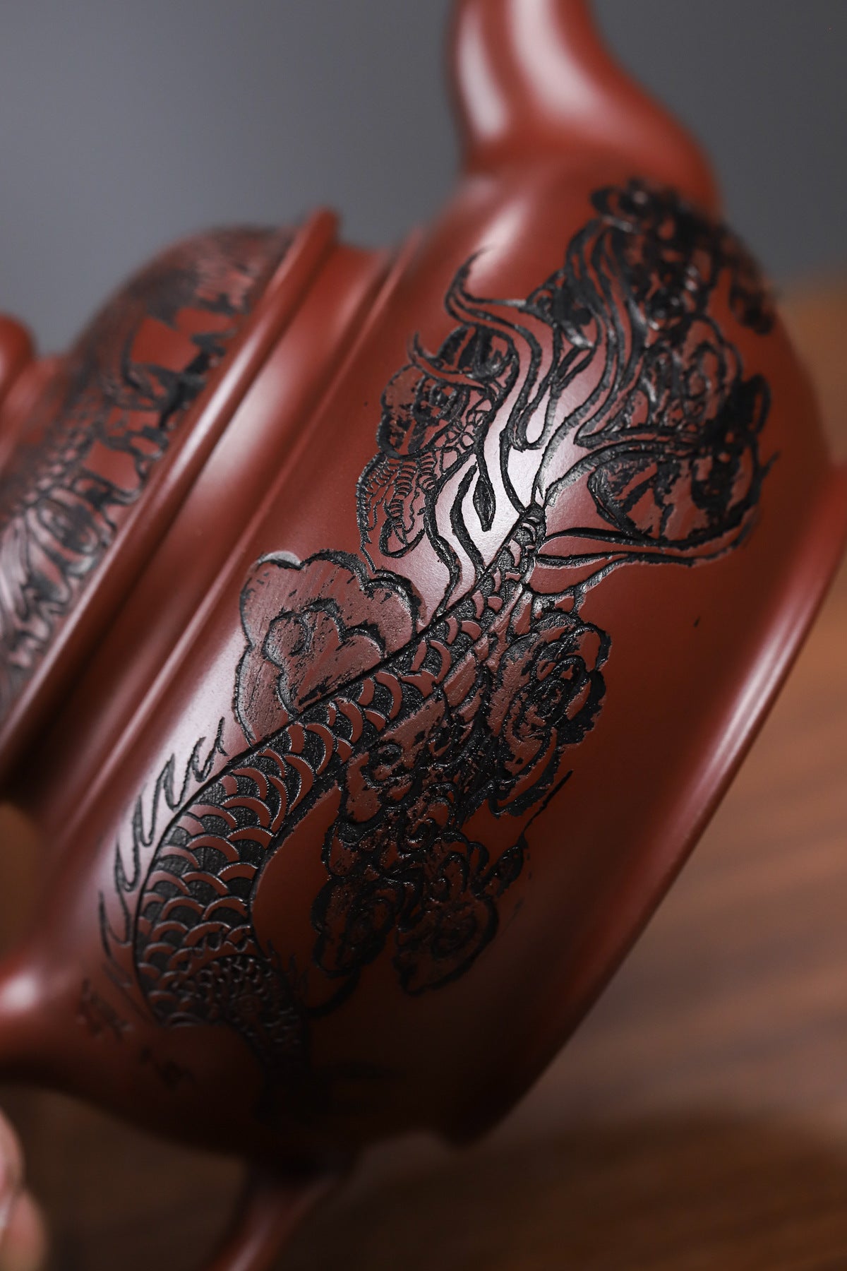 Long Teng Si Hai Yixing Teapot – Large-Capacity Zisha Teapot (500ml)