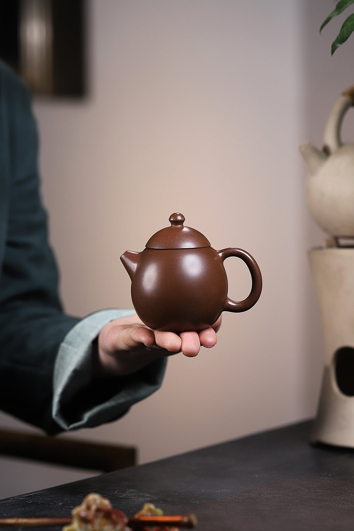 Longdan Duoqiu Zisha Teapot, Jiangpo Clay, 170 ml