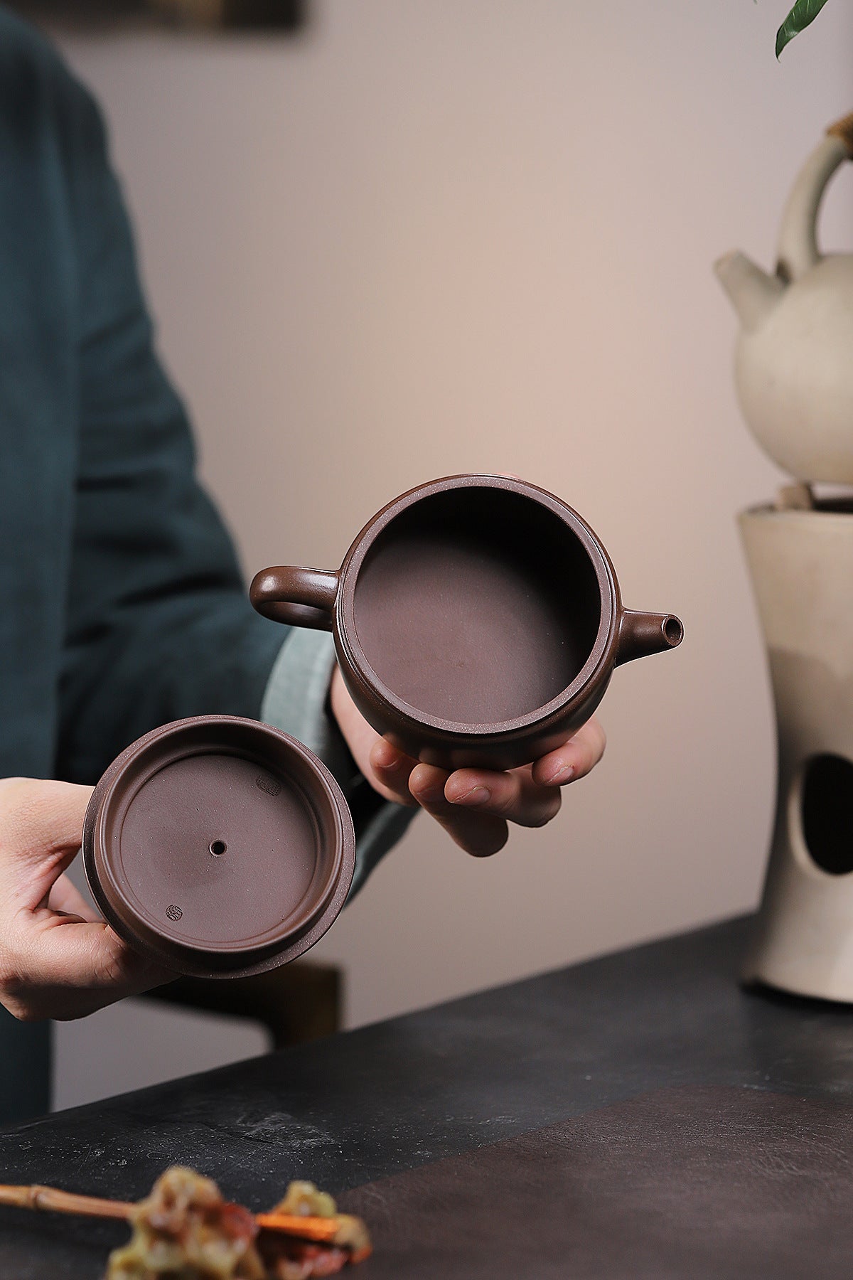 Hanwa Zisha Teapot in Jiangpo Clay, 150 ml