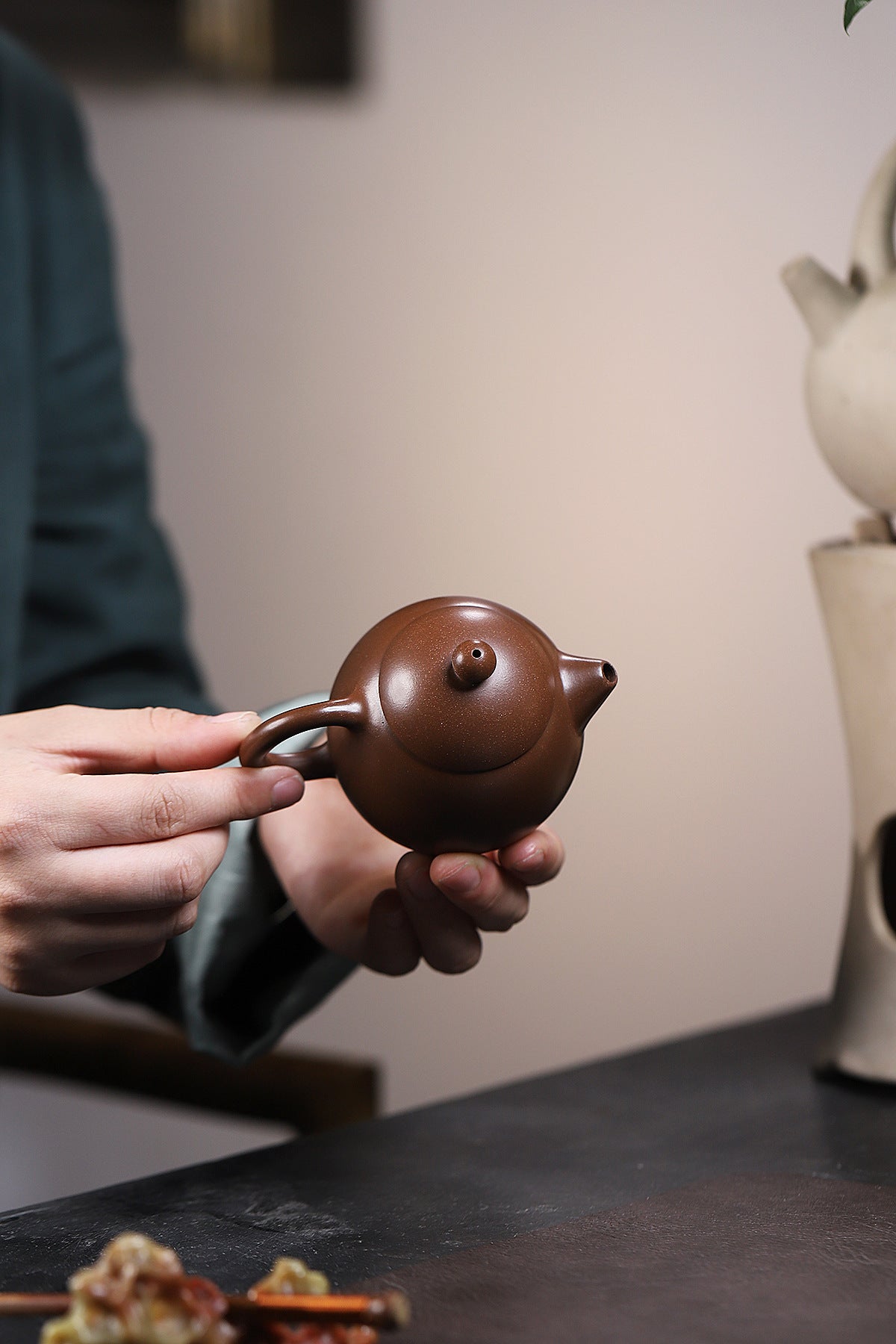 Longdan Duoqiu Zisha Teapot, Jiangpo Clay, 170 ml