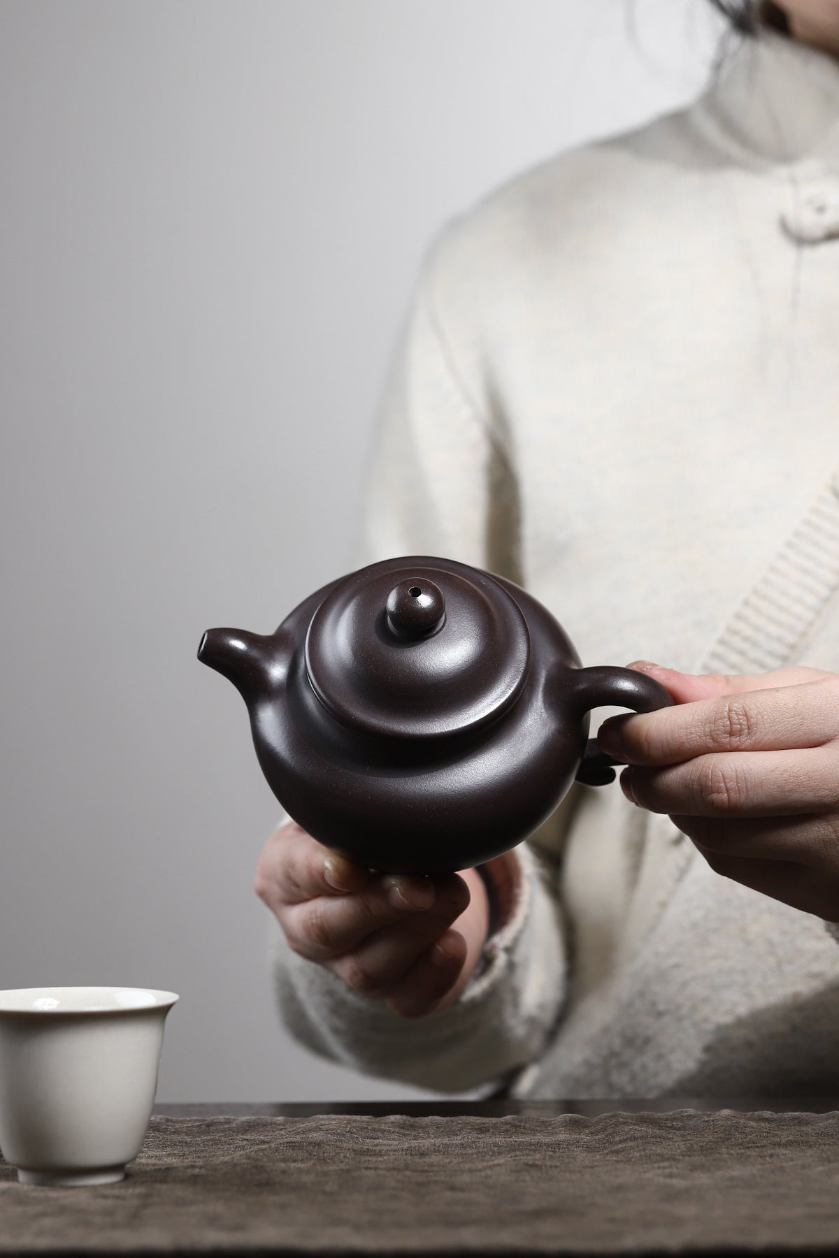 Lianzi Purple Clay Teapot 280 ml