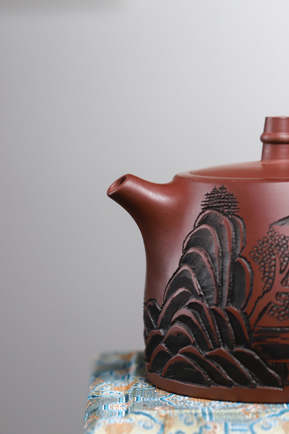 Dezhong Teapot in Longxuesha Clay, 430 ml