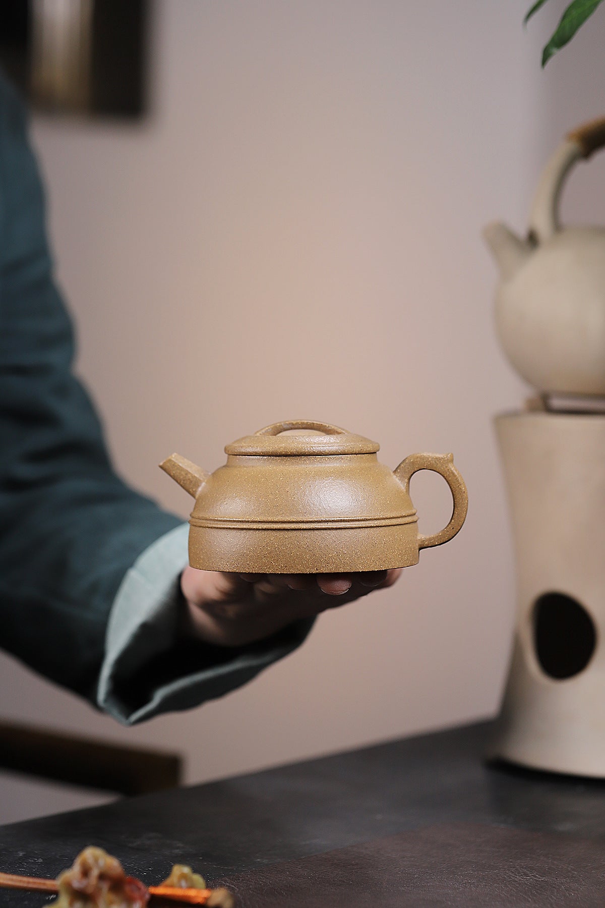 Shuangxian Yunhua Zisha Teapot, Old Duanni Clay, 180 ml