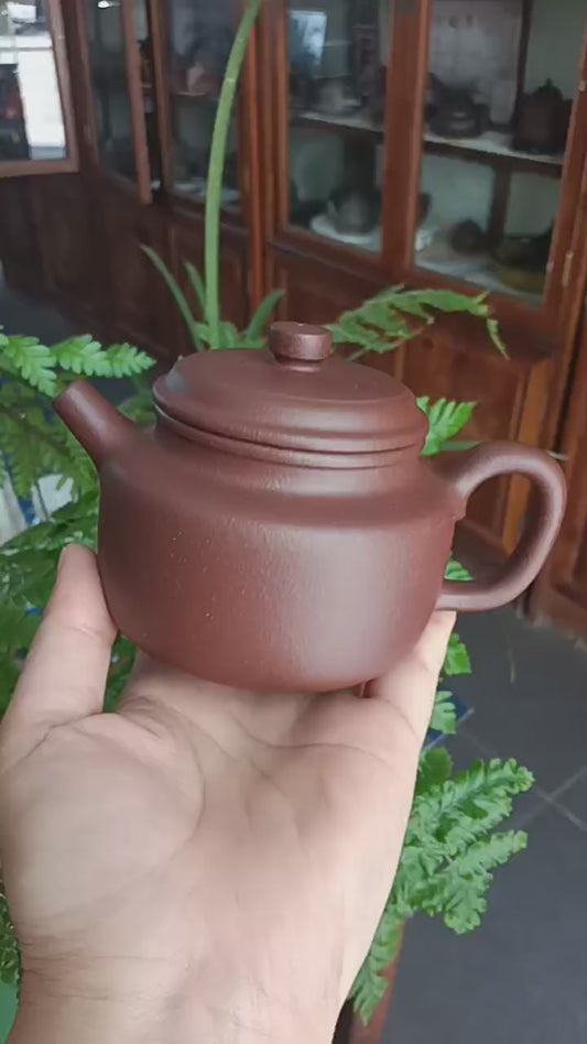 Custom Engraved Yixing Zisha Teapot | De Zhong Zi Ni Clay Gongfu Tea Pot 200ml